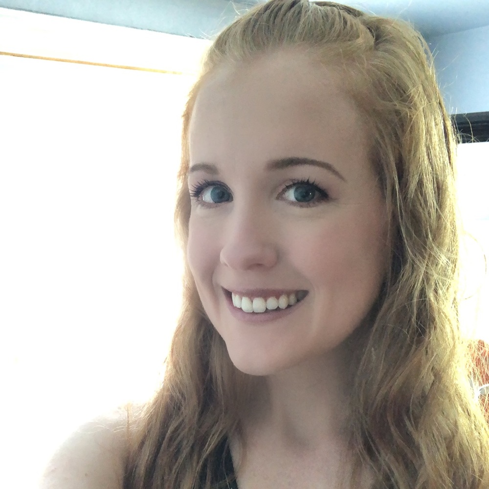 Meet your Posher, Caitlin